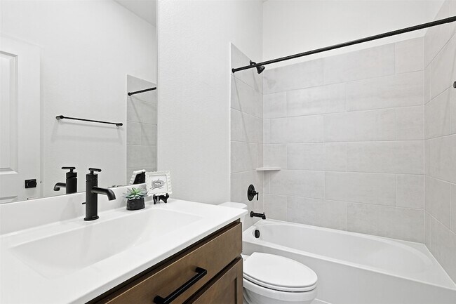 Building Photo - 5511 Orangery Ln