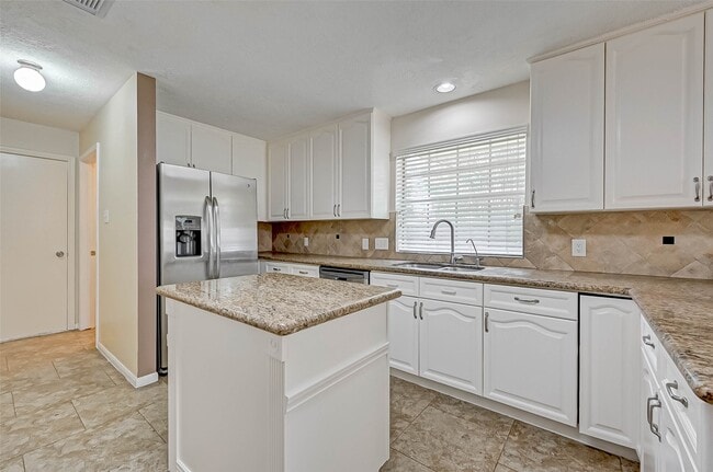 Building Photo - 1630 Berkoff Dr