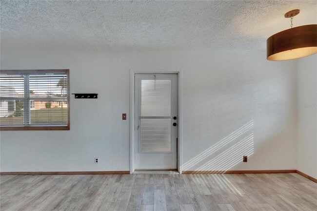 Building Photo - 202 Bedford Trail