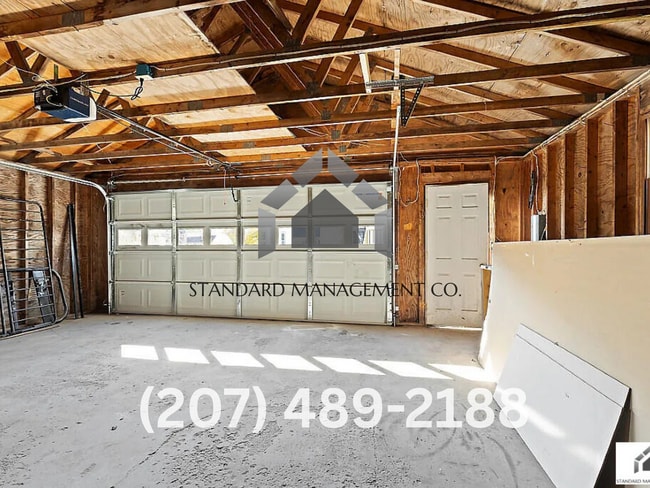 Building Photo - Spacious 4-Bedroom Home with Garage & Modern Heating  for Rent in Waterville
