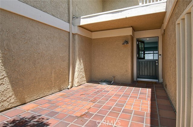 Building Photo - 206 Avenida Adobe