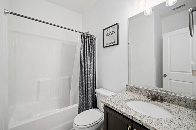 Building Photo - 2108 Charmond Dr