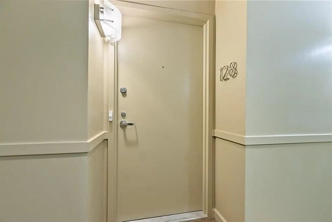 Building Photo - 1 Watermill Pl