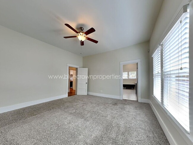 Building Photo - 5536 Tremont St