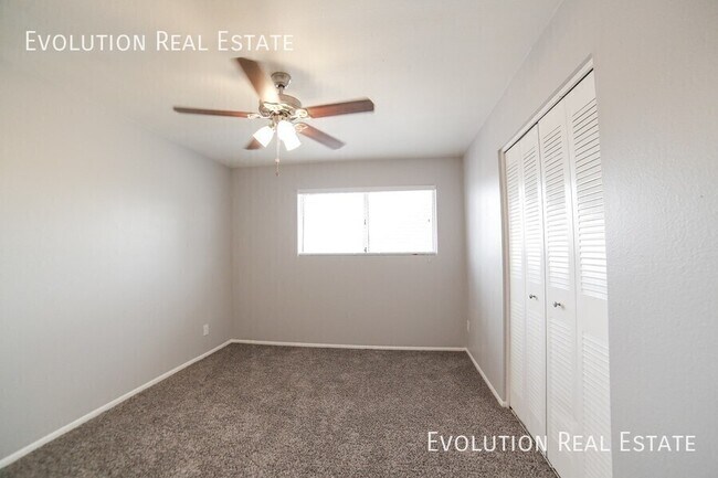 Building Photo - 2521 S Kachina Cir