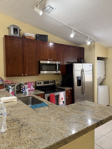 Building Photo - 2521 NW 56th Ave