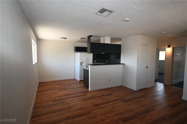 Building Photo - 1512 Cobb Ln