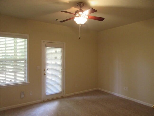 Building Photo - 6074 Kentons Ln