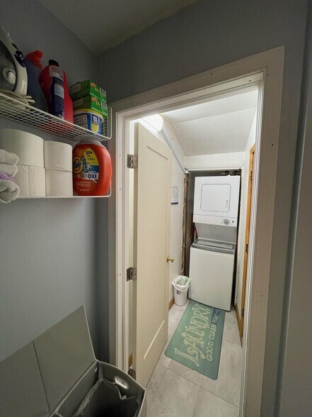 Laundry area - 605 N 11th St