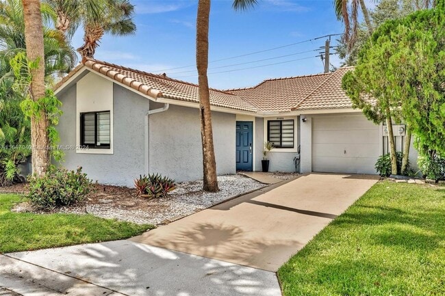 Primary Photo - 9940 Watermill Cir