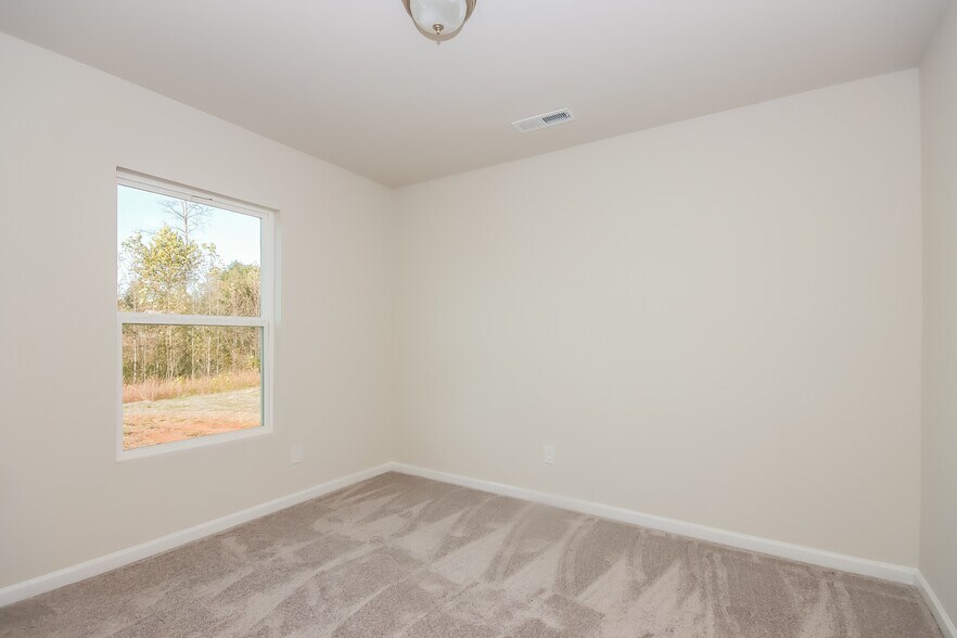 Building Photo - 125 Zach Dr