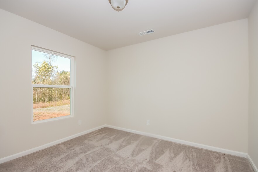 Building Photo - 151 Jo Creek Ln