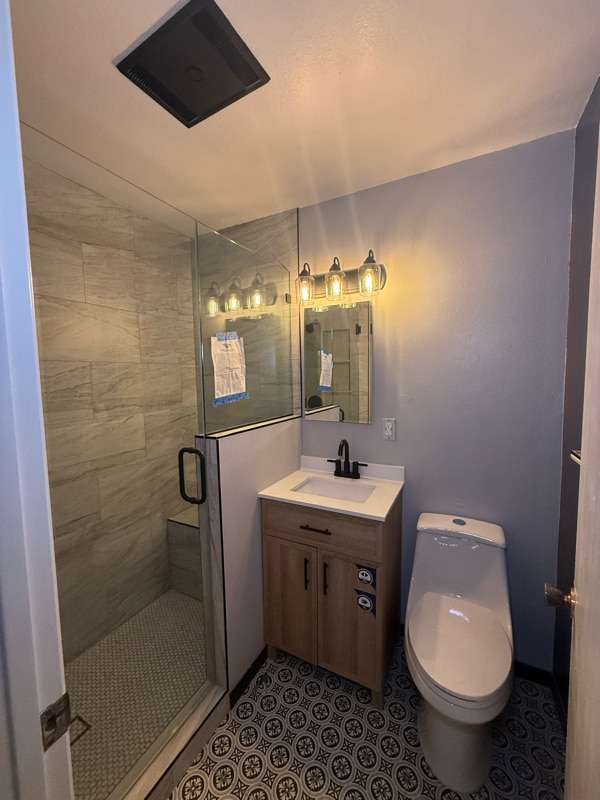 Building Photo - 319 Jullien Dr