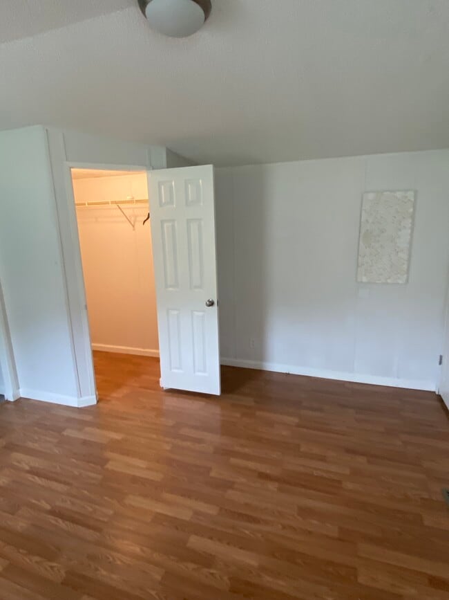 Building Photo - 417 Ranch Rd