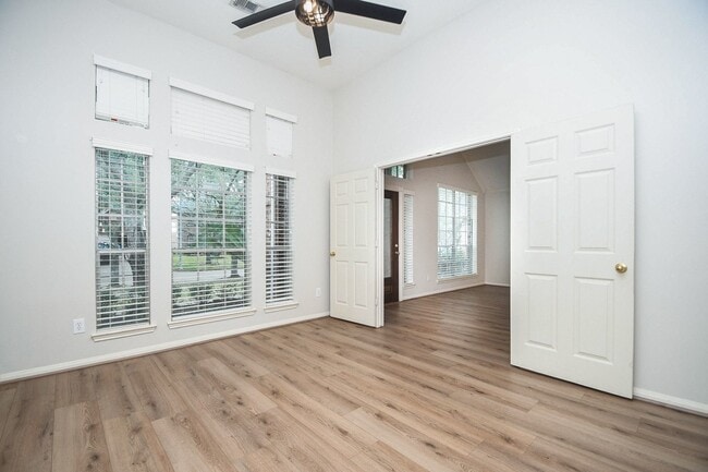 Building Photo - 2218 Millerton Ln