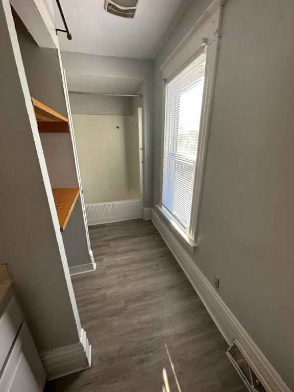 Building Photo - 937 Grove Ave