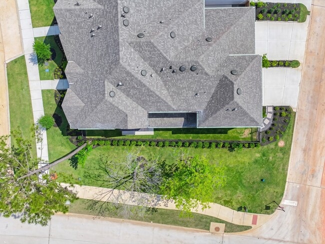 Building Photo - 304 Fields Ln