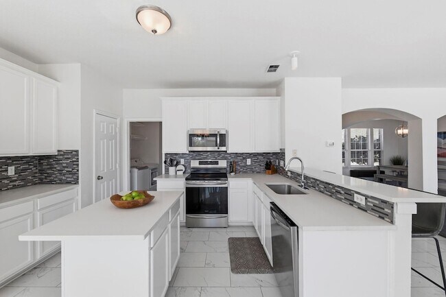 Building Photo - 4943 Sunset Ridge Dr