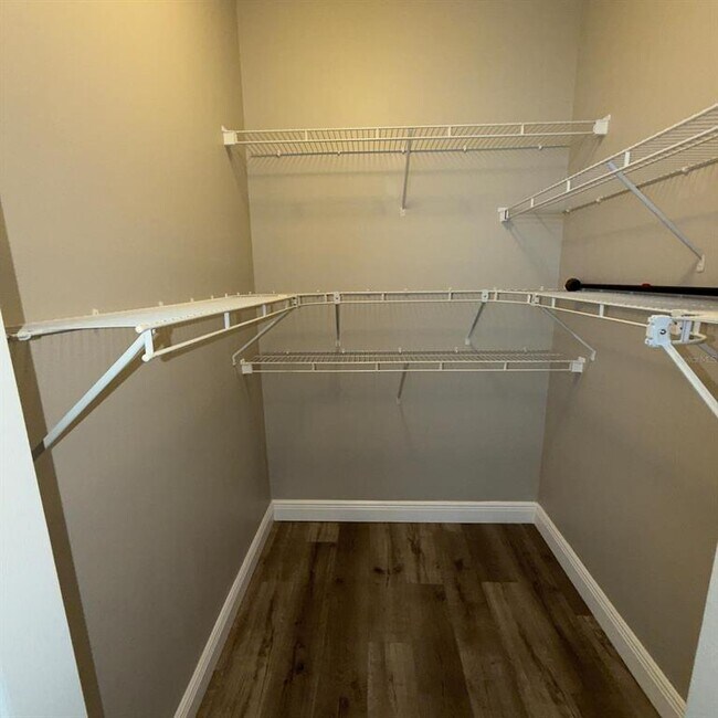 Building Photo - 12861 Madison Pointe Cir