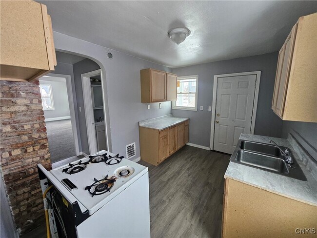 Building Photo - 117 Landon Ave