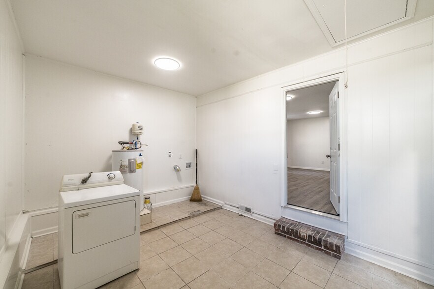 Building Photo - 3610 Dawnwood Dr NW