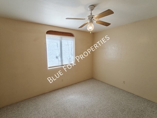 Building Photo - 9097 N Jessy Ln