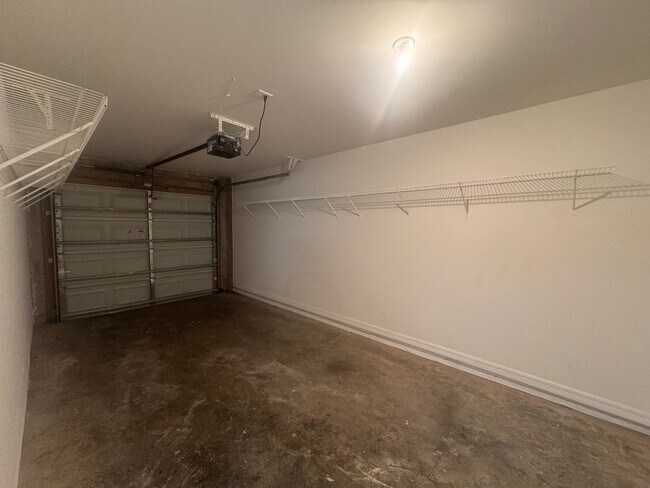 Building Photo - Now Available ! 3BR/2.5BA | Townhome | 1-Car Garage Parking | Community Pool!
