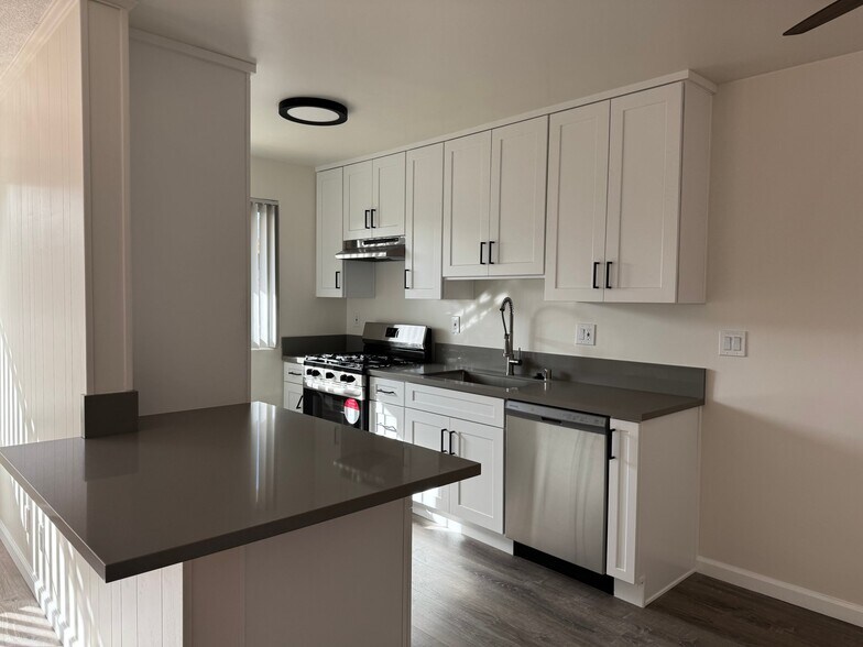 Building Photo - 5430 Corteen Pl