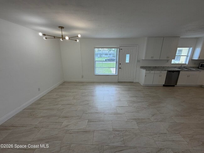 Building Photo - 510 Orange Ave