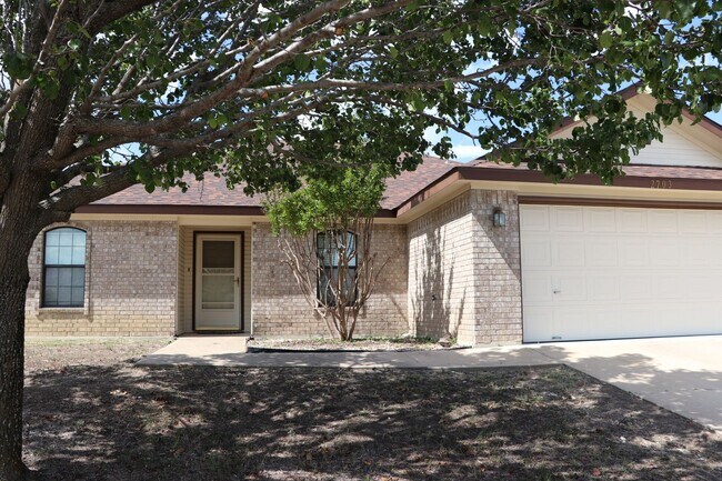 Building Photo - 2703 Curtis Dr
