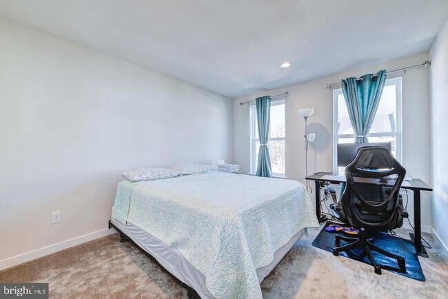 Building Photo - 204 Wynstone Ct