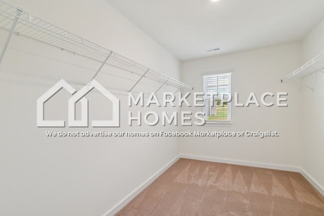 Building Photo - 7646 Belhaven Ln