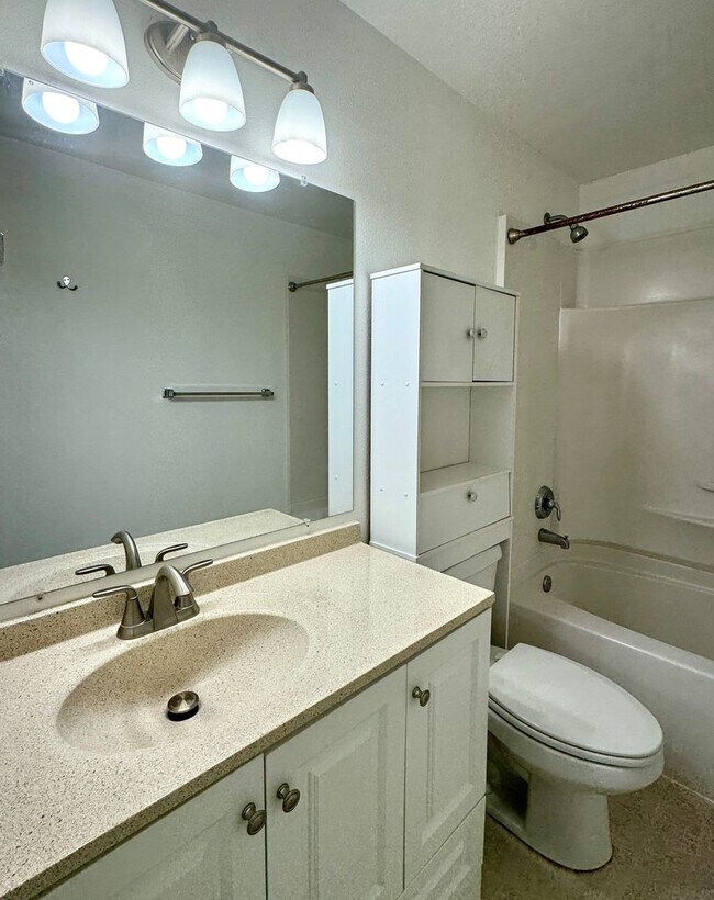 Building Photo - 77X Four-Plex