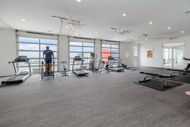 Building Photo - 4361 S Congress Ave