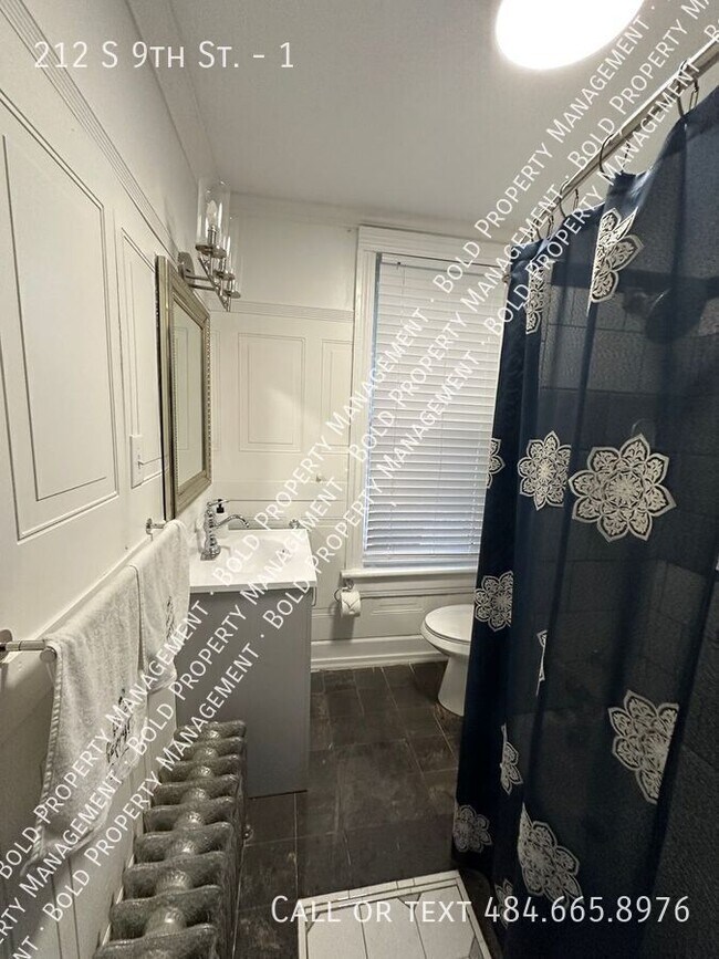 Building Photo - 212 S 9th St