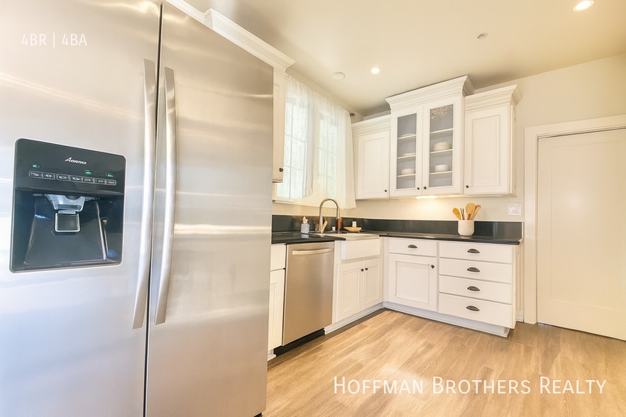 Building Photo - 753 S Ogden Dr