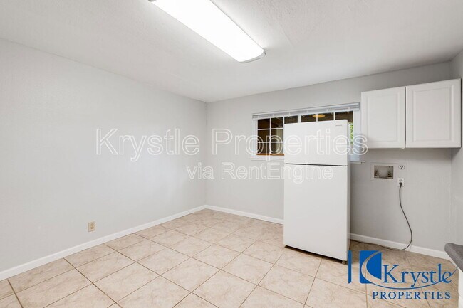 Building Photo - 938 Winchester St