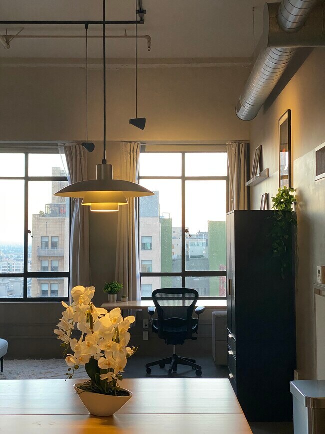 Building Photo - 849 S Broadway