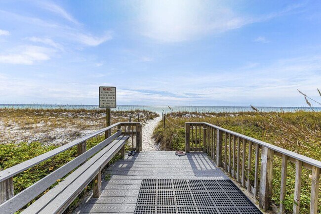 Building Photo - 667 Nautilus Ct