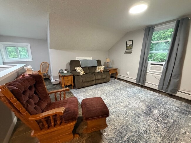 Building Photo - 36 Edgemont Ave