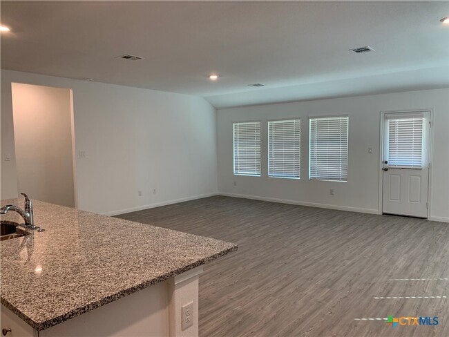 Building Photo - 458 Fairy Duster Dr