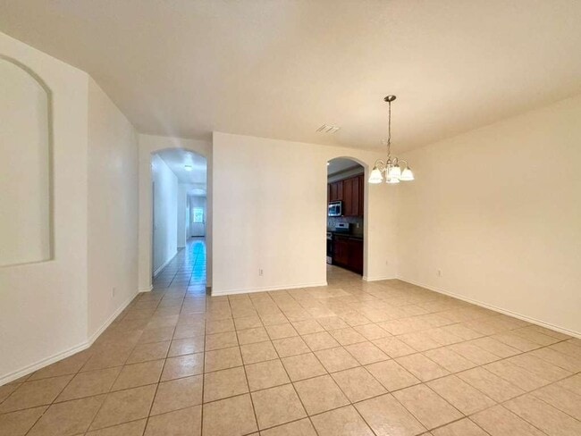Building Photo - Discover Spacious One-Story Living in Mockingbird Heights!
