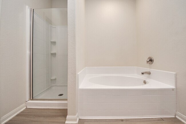 Building Photo - 305 Wayne County Dr