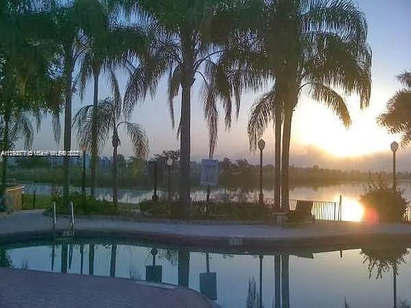 Building Photo - 2880 N Oakland Forest Dr