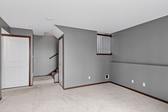 Building Photo - 15424 Foster Dr N