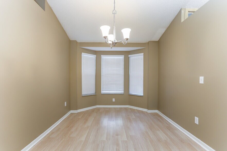 Building Photo - 9711 SW 16th Ct