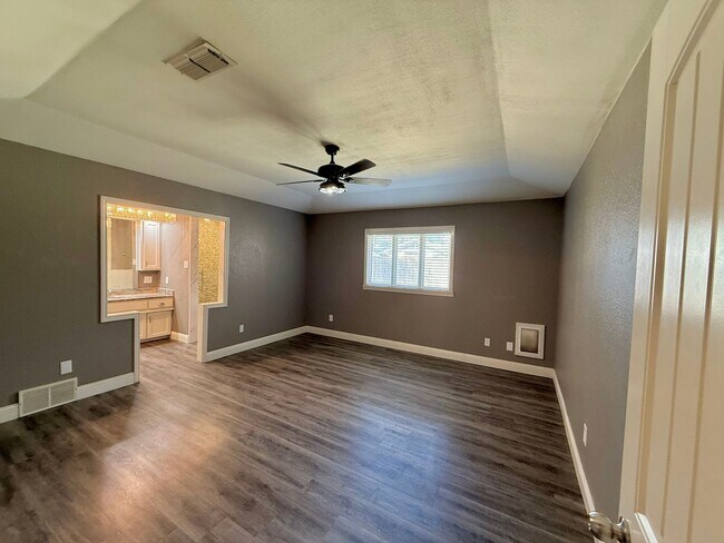Building Photo - So many Amenities!
