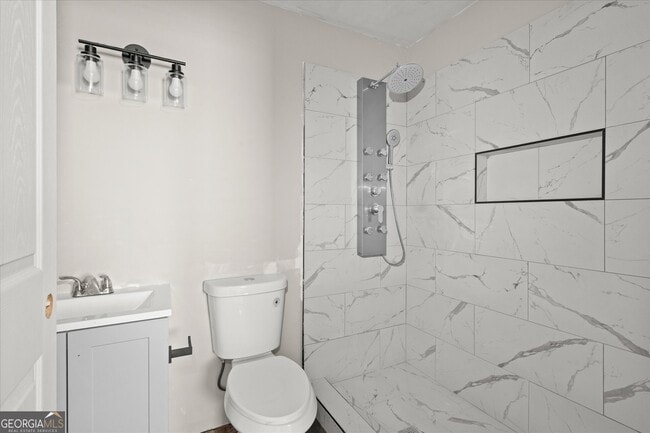 Building Photo - 3102 McKenzie Rd