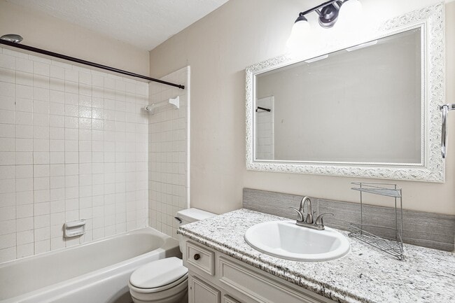 Building Photo - 3013 Bee Cave Dr