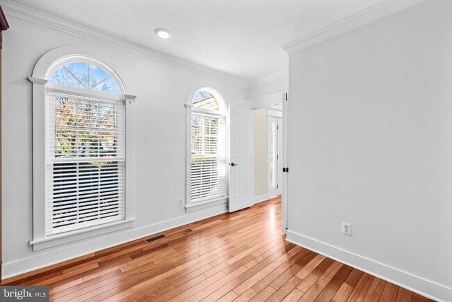 Building Photo - 46564 Hampshire Station Dr